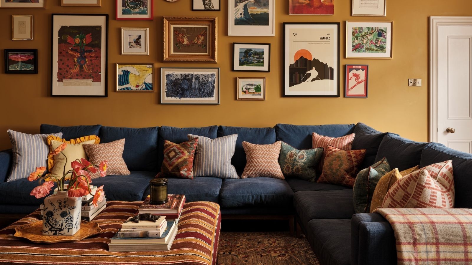 Choose Living Room Color for the Way the Space Is Used