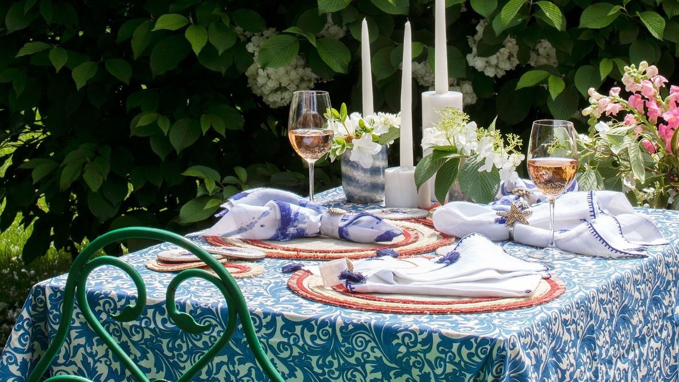 Build a Summer Table around One Favorite Piece