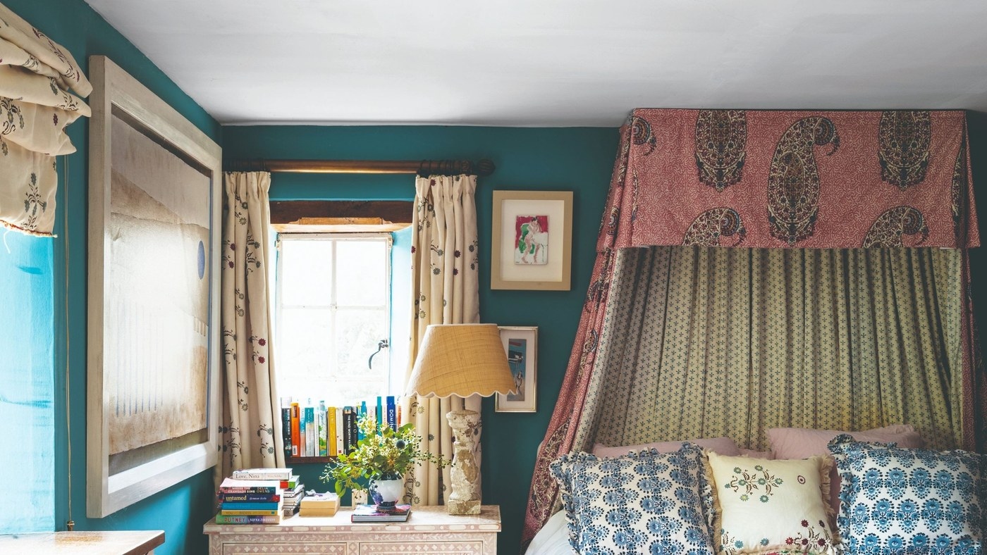 Connect Curtain Color and Trim to the Room's Existing Palette