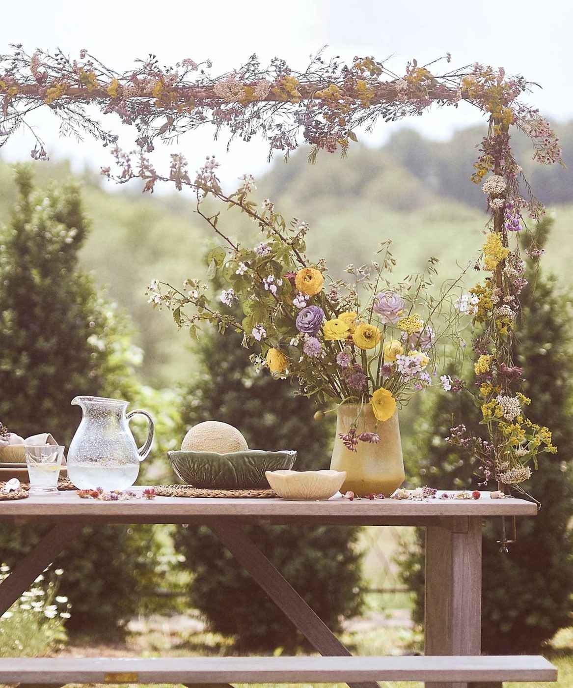 Let the Garden Shape a Relaxed Summer Table