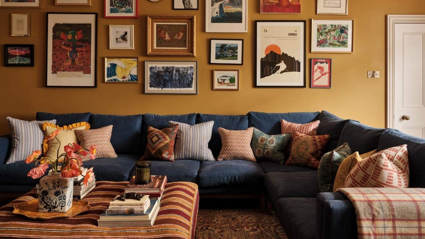 Choose Living Room Color for the Way the Space Is Used