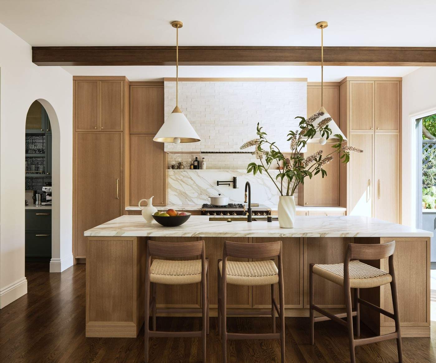 Wood Undertones Connect Light and Dark Kitchen Finishes