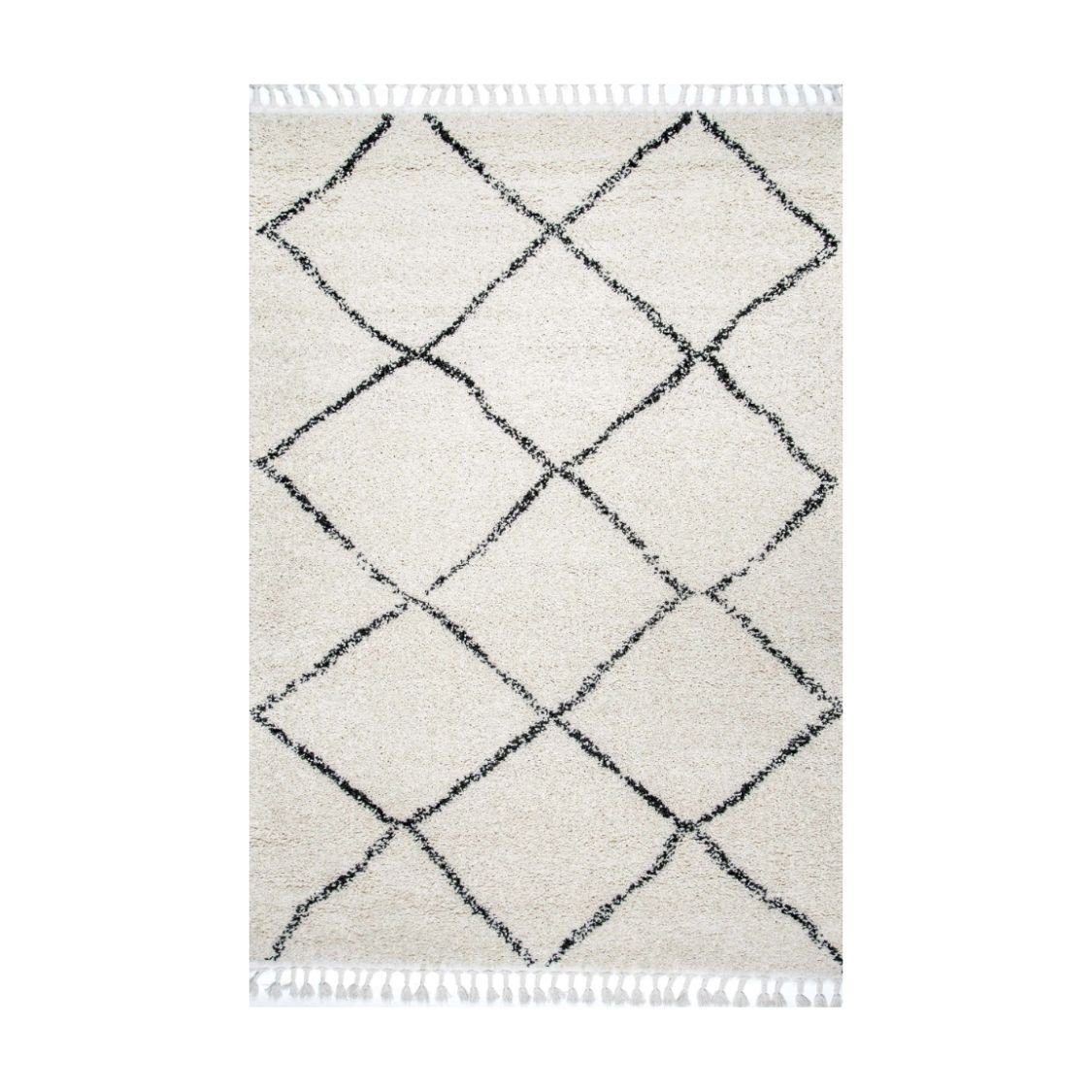 Layer Living Room Rugs with a Clear Difference in Scale
