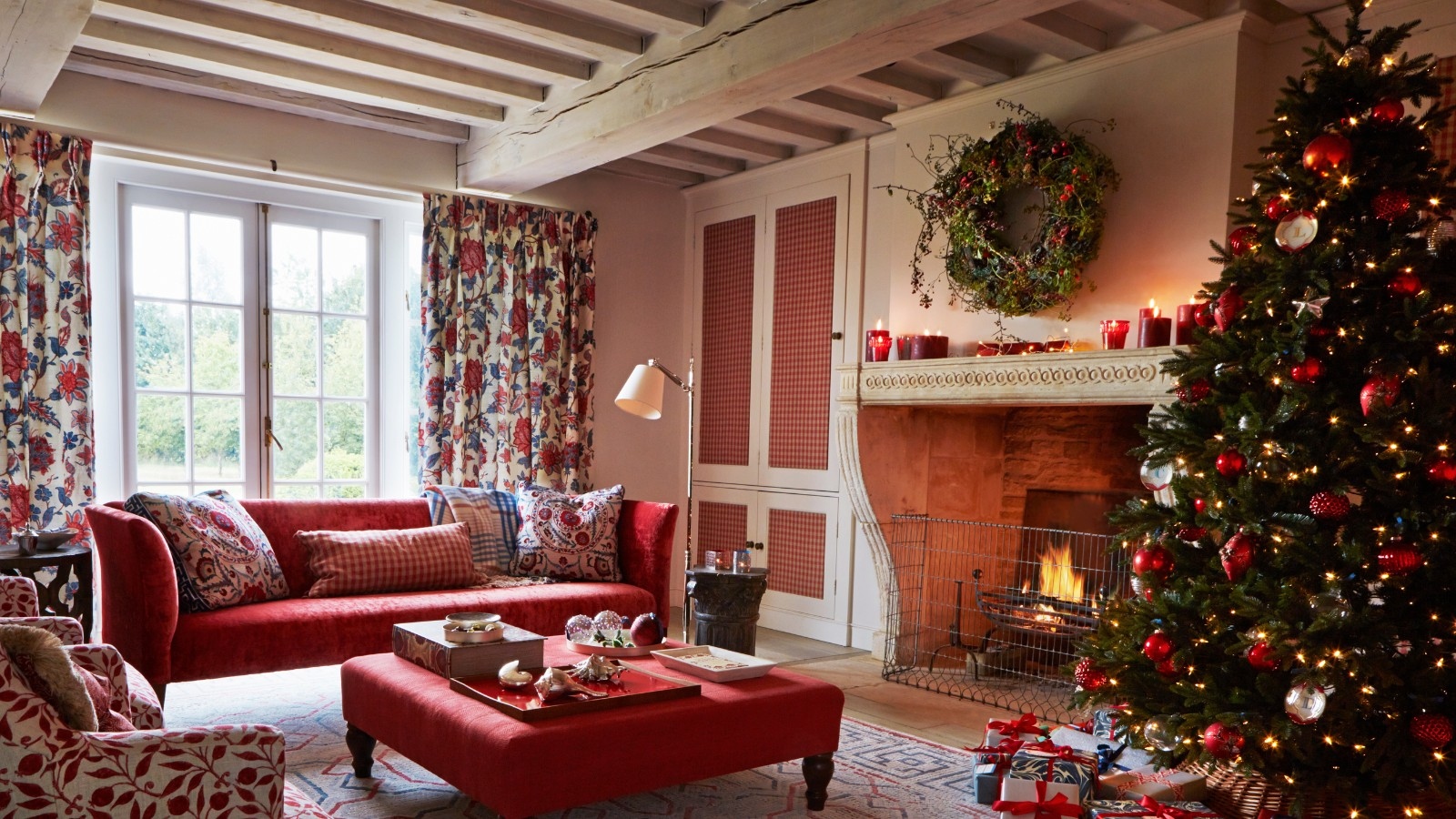 Make a Christmas Wreath with a Clear Natural Foundation