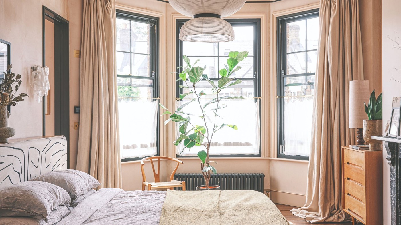 Check Bedroom Lighting from the Pillow